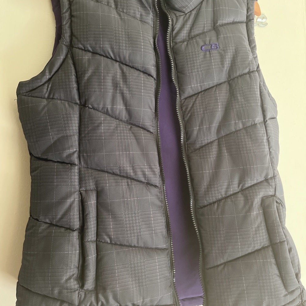Woman sleeveless Puffy jacket